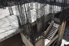 El edificio está abandonado hace décadas. Ahora se pueden levantar hasta 16 pisos. Foto: Walter Moreno/Mdz