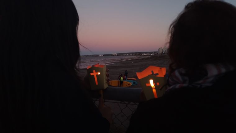 El público enciende las llamadas El público enciende las llamadas