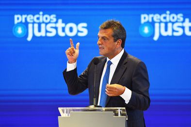 MDZol | El especialista económico Carlos Burgueño, aseguró que si Sergio Massa acepta un aumento de salarios mayor al 60% anual, su estrategia se descalabra. Foto: Telam