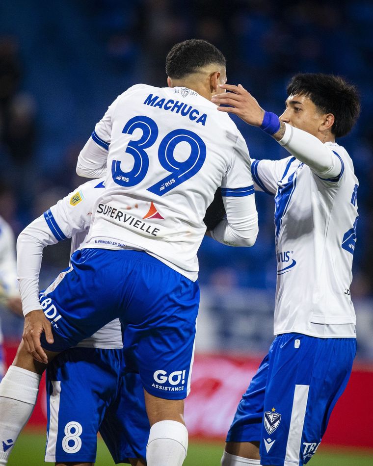 Vélez se impuso 2-1 ante Tigre Vélez se impuso 2-1 ante Tigre