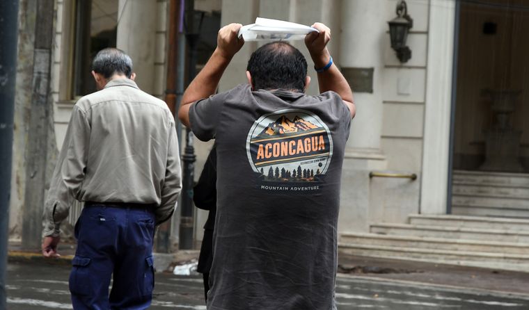 Las lluvias se harán presentes en la tarde noche en el Gran Mendoza. Las lluvias se harán presentes en la tarde noche en el Gran Mendoza.