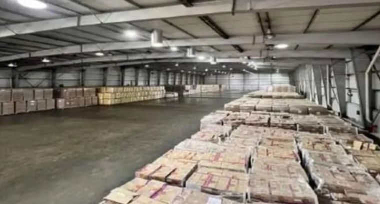 Continúa el escándalo por los alimentos almacenados en los depósitos del ministerio de Capital Humano Foto: NA