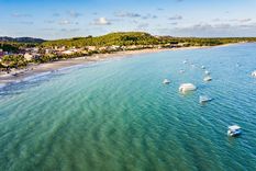 Brasil también tiene pueblos baratos con playas lindas y tranquilas para disfrutar el verano.