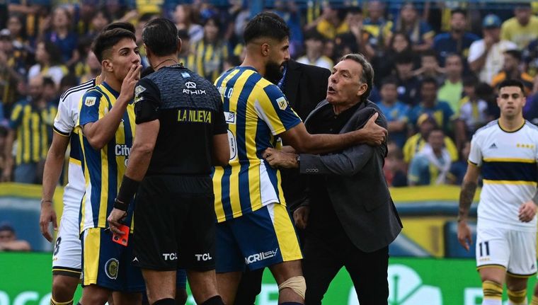 La bronca de Russo tras ser expulsado. Foto: Télam