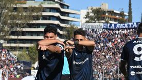 independiente aplasto a gimnasia y se quedo con el clasico con una goleada historica independiente aplasto a gimnasia y se quedo con el clasico con una goleada historica