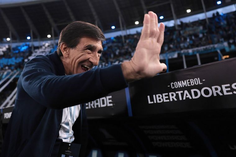 El Racing de Costas se ilusiona con la Copa Libertadores. El Racing de Costas se ilusiona con la Copa Libertadores.