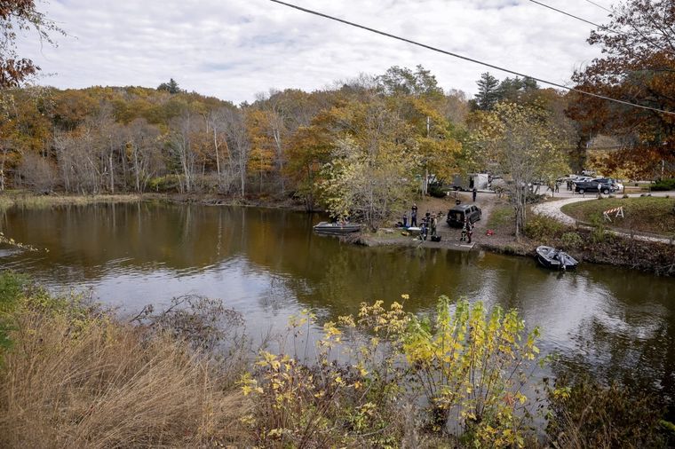 Robert Card fue hallado con una herida de bala autoinfligida en la cabeza, informaron Foto: EFE