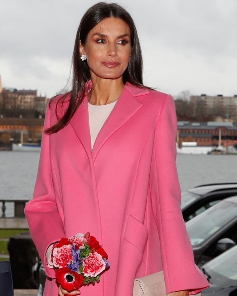 La reina Letizia es una fuente de inspiración constante con sus looks. Foto: Instagram @royalstylewatch
