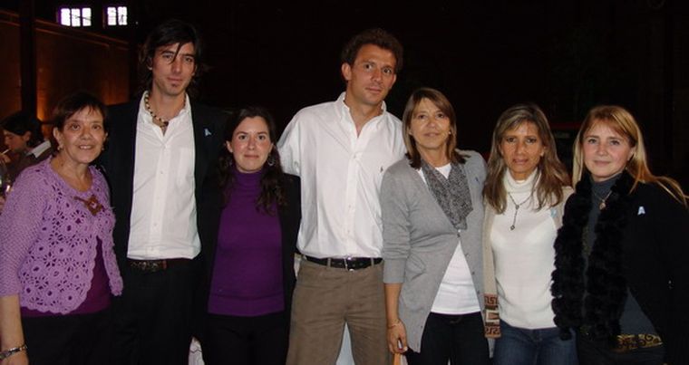 Adriana Scotti, Julián Bensadón, Fernanda Verdeslago, Diego Dobson, Marcela Scotti, Josefina Saá y Marcela Alonso. Foto: MDZ
