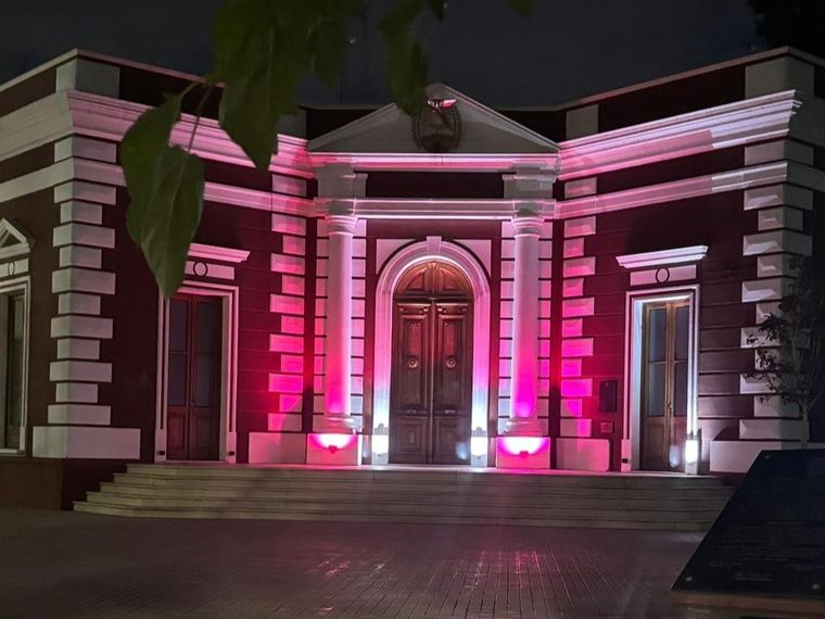 Godoy Cruz se sumó al “Abrazo Rojo” por el Día Mundial del Parkinson. Godoy Cruz se sumó al “Abrazo Rojo” por el Día Mundial del Parkinson.