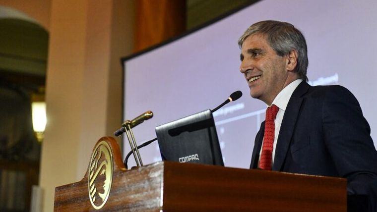 Luis Caputo vuelve al mercado y ya piensa en julio 2026.