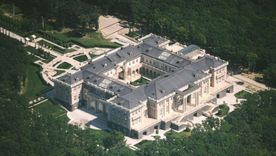 El palacio de 7.800 hectáreas está ubicado en la ciudad turística de Gelendzhik, a orillas del Mar Negro.