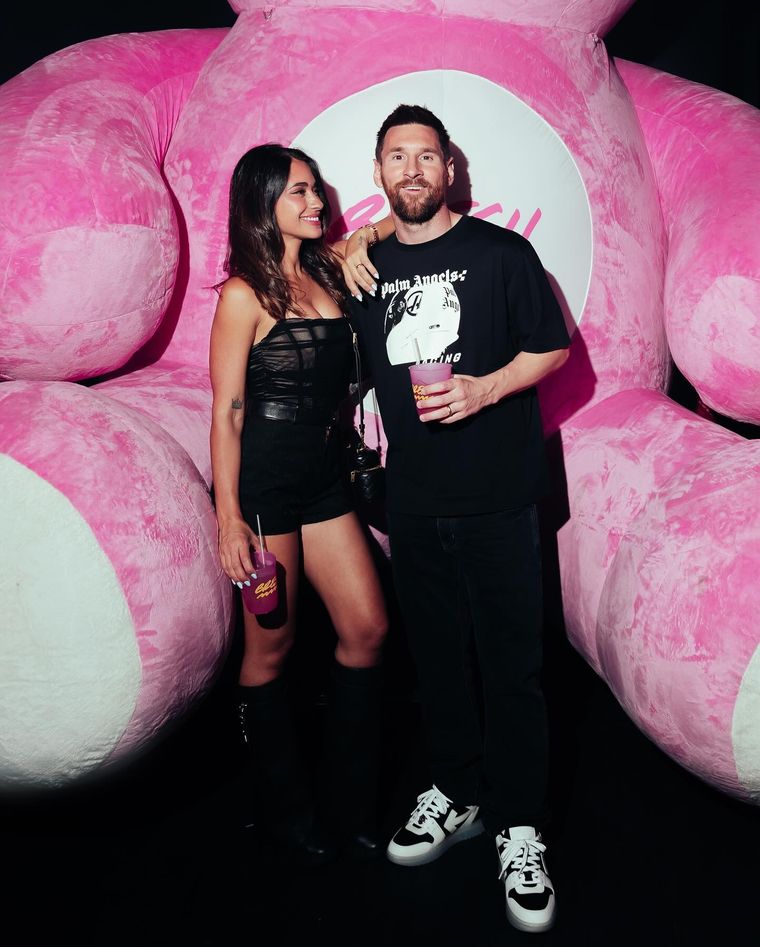 Lionel Messi junto a Antonela Roccuzzo en la fiesta Bresh. Foto: @bresh