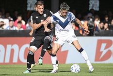 Riestra recibe a Vélez en Bajo Flores. Foto: FotoBaires Riestra recibe a Vélez en Bajo Flores. Foto: FotoBaires