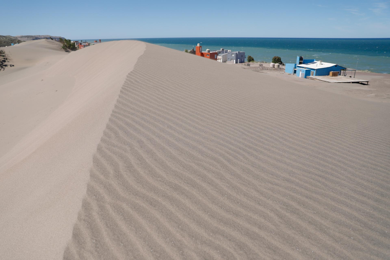 Bahía Creek se destaca por sus aguas claras, médanos suaves y playas enormes. Bahía Creek se destaca por sus aguas claras, médanos suaves y playas enormes.