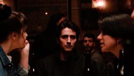 Una historia imposible de no verla. Una historia imposible de no verla.