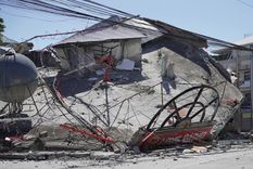 Filipinas ha soportado un terremoto muy fuerte y hay miles de desaparecidos. Foto Efe