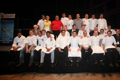 MDZol | El grupo de chefs de la segunda edición del Masters of Food & Wines posando para los medios de comunicación. Foto: Gentileza Marcelo Álvarez