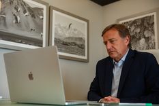 El gobernador Rodolfo Suarez envió a la Legislatura un proyecto de ley para crear el Programa de Transformación Digital. Foto: Prensa Gobierno de Mendoza.