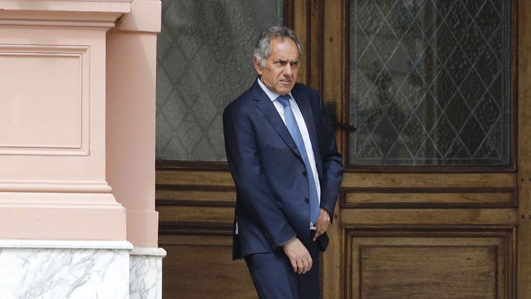 En Casa Rosada, aseguran que la gestión de Daniel Scioli es bien ponderada, pero aclaran que su destino depende de Diego Santilli. En Casa Rosada, aseguran que la gestión de Daniel Scioli es bien ponderada, pero aclaran que su destino depende de Diego Santilli.