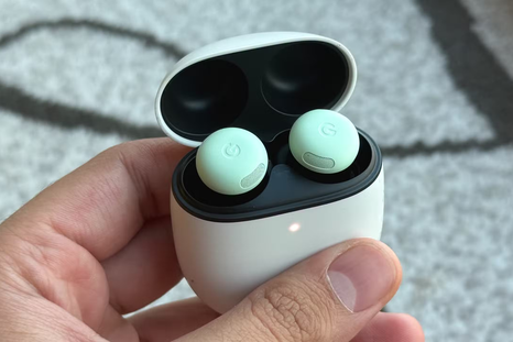 Los Pixel Buds Pro 2 estrenan una función que muestra la batería de cada auricular y del estuche por separado. Los Pixel Buds Pro 2 estrenan una función que muestra la batería de cada auricular y del estuche por separado.