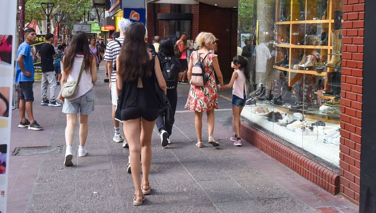 El Indec reveló que la actividad económica subió 5,7% interanual en febrero de 2025. Foto: Santiago Tagua/MDZ