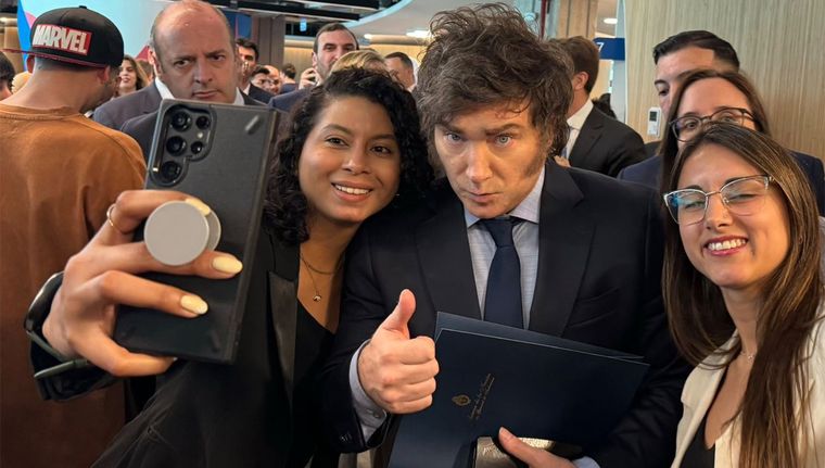 El 52% de los encuestados aprueba la gestión del presidente libertario. Foto: Presidencia