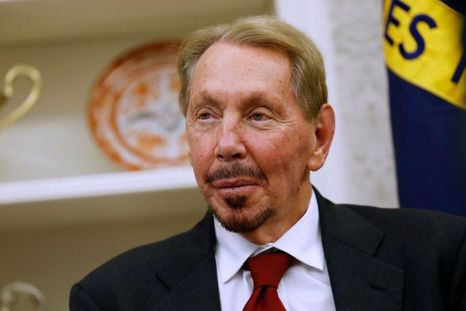 Larry Ellison, fotografiado en una reunión en la Oficina Oval a principios de este año, ha superado a Elon Musk en riqueza.