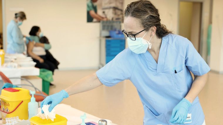 El estudio sobre las enfermeras y enfermeros denota la crisis sanitaria mundial. Foto Dpa