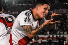 hinchas de river aprovecharon una foto de quintero para burlarse boca hinchas de river aprovecharon una foto de quintero para burlarse boca
