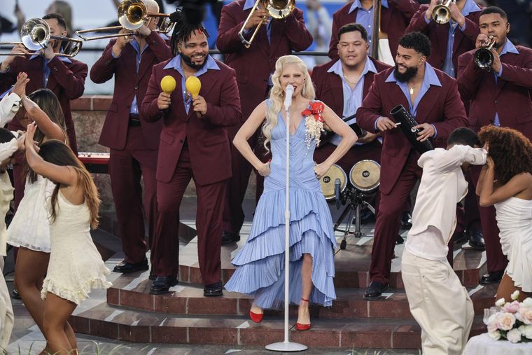 El vestido de Lady Gaga en el Super Bowl 2026. El vestido de Lady Gaga en el Super Bowl 2026.