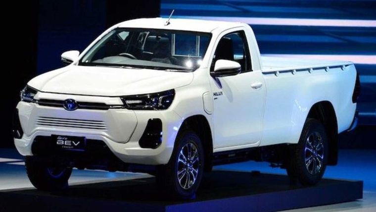 Toyota Hilux Revo BEV Concept