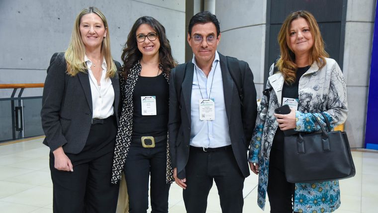 Lorena Cepparo, Lucía Mateo, Gustavo Pérez Berlanga y María Inés Arenas. Lorena Cepparo, Lucía Mateo, Gustavo Pérez Berlanga y María Inés Arenas.