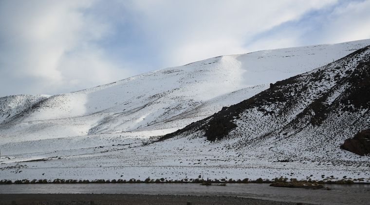 Según el pronóstico, se esperan nevadas en la cordillera durante la jornada. Según el pronóstico, se esperan nevadas en la cordillera durante la jornada.
