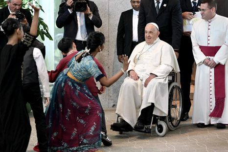El papa tiene en vilo a todo el mundo católico. Foto: EFE
