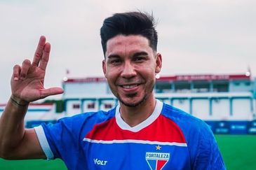 Pol Fernández no será refuerzo del Vélez de Guillermo Barros Schelotto. Pol Fernández no será refuerzo del Vélez de Guillermo Barros Schelotto.