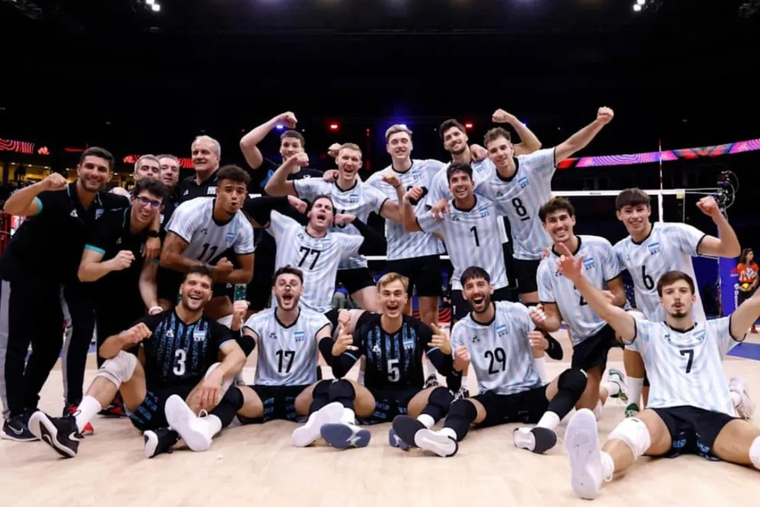 Con Loser como protagonista, Argentina cerró una gran semana en la Liga de las Naciones de vóley. Con Loser como protagonista, Argentina cerró una gran semana en la Liga de las Naciones de vóley.