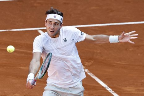 Tomás Etcheverry se despidió en los octavos de final del Mutua Madrid Open. Tomás Etcheverry se despidió en los octavos de final del Mutua Madrid Open.