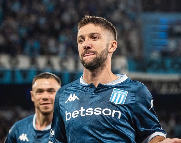 Luciano Vietto rompió el silencio y disparó con munición pesada contra Milito y Costas.