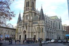 Un sujeto con un cuchillo entró a la misa en la Catedral de Mar del Plata y amenazó con matar a los presentes