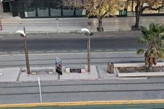 frio polar: dos imagenes que revelan el drama de la noche en la ciudad de mendoza
