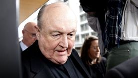Sentencian a 12 meses al arzobispo Philip Wilson, el más alto clérigo católico en ser condenado por encubrir abusos sexuales