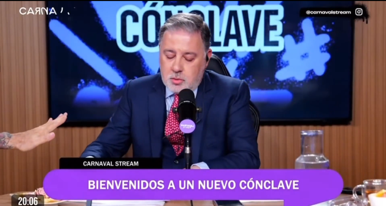 Fabián Doman indignado por los dichos de su invitado, se levantó y se fue de su programa de streaming. Fabián Doman indignado por los dichos de su invitado, se levantó y se fue de su programa de streaming.