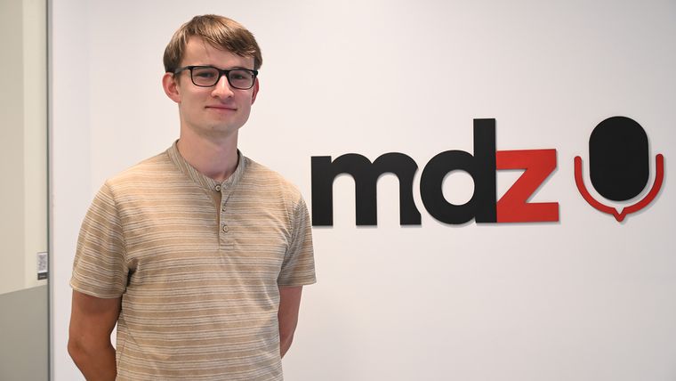 El joven de 24 años visitó los estudios de MDZ Radio y contó su particular historia de vida. El joven de 24 años visitó los estudios de MDZ Radio y contó su particular historia de vida.