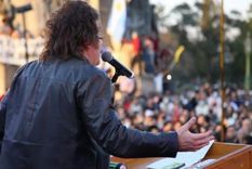 Javier Milei viene intentando dar señales de confianza al campo, al prometer eliminar las retenciones, pero todavía no hay definiciones y la economía se enfrenta a semanas clave. Foto: MDZ