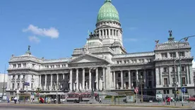 Javier Milei mantiene la prohibición a losacreditadosen en la Casa Rosada.