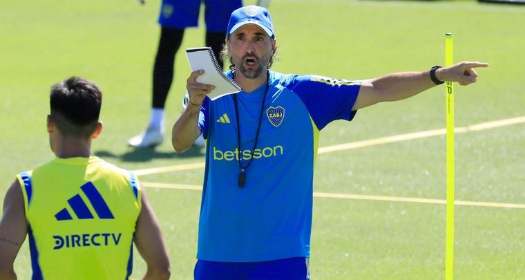 Diego Martínez tiene mucho para trabajar pensando en la Copa. Foto: @BocaJrsOficial