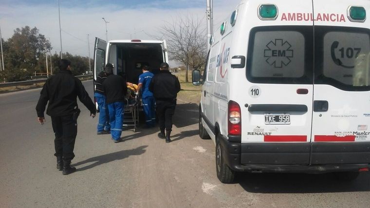 La beba quedó bajo el portón y sufrió graves heridas