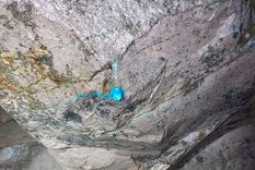 Todavía no se pudo identificar qué es la sustancia azul encontrada en una mina abandonada. Foto: Adventure Mine