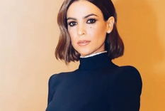 Agustina Cherri se lució con su vestido color azul noche. Foto: Instagram @agustinacherriok Agustina Cherri se lució con su vestido color azul noche. Foto: Instagram @agustinacherriok